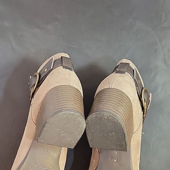 UNISA FAUX SUEDE POINTED TOE ZIP CLOSURE ANKLE BOOT - Picture 13 of 14